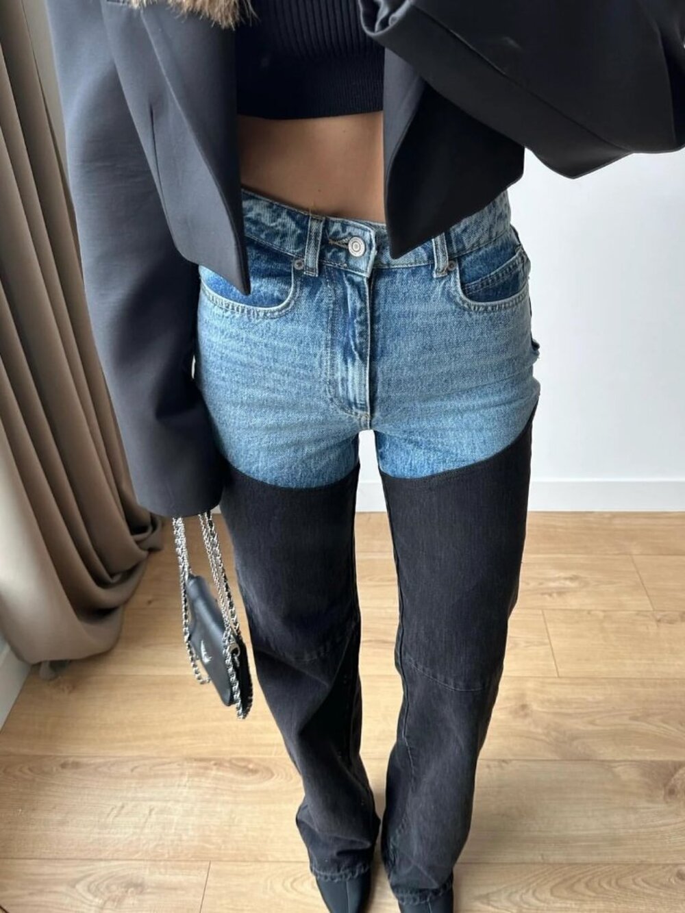 Super Flattering Two-toned Piral Jeans - Picture 5 of 5